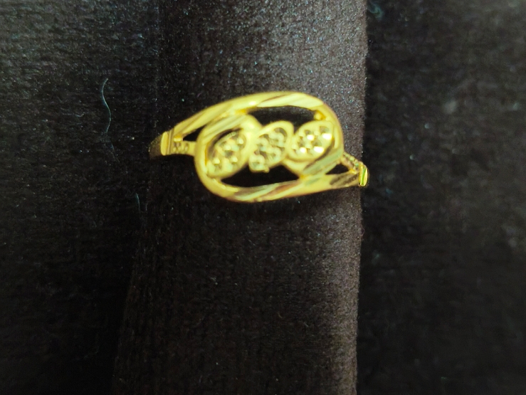 916 BIS Hallmark 2.10 gms Ring
