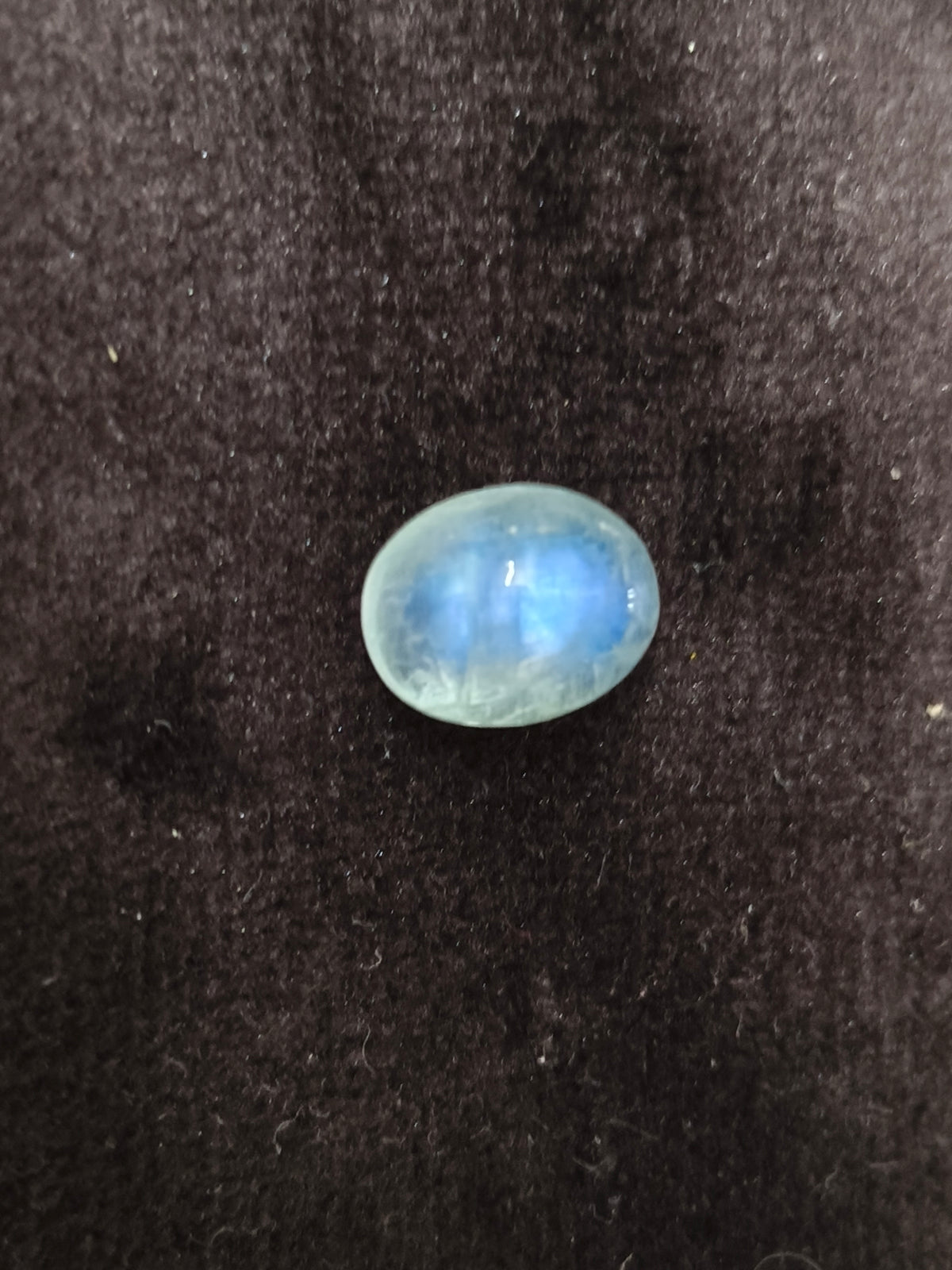Rainbow moonstone 4 Carat Gemstone