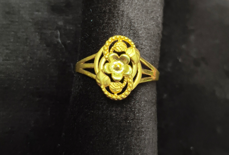 916 BIS Hallmark 2.38 gms Ring