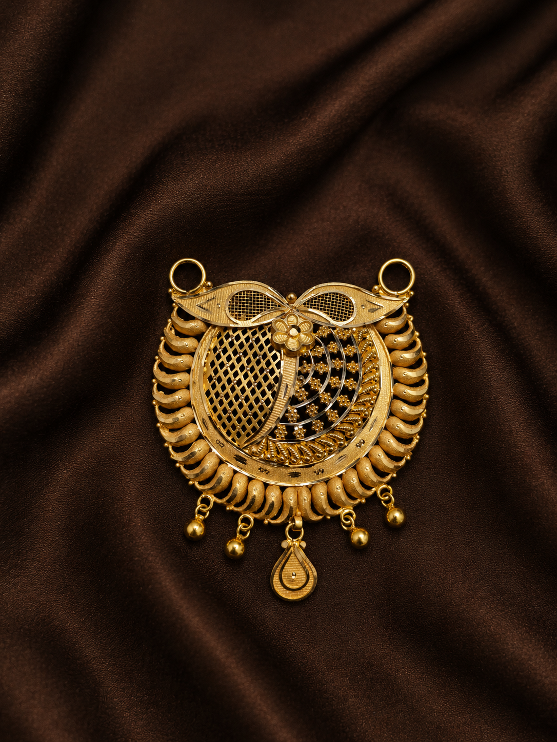 916 Mangalsutra/Tanmania 6.12 gms pendant half round Pendent