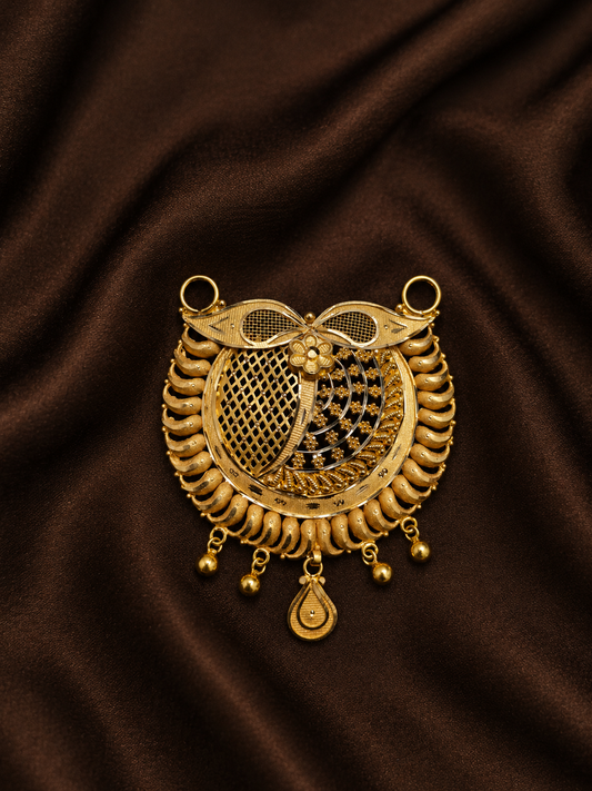 916 Mangalsutra/Tanmania 6.12 gms pendant half round Pendent